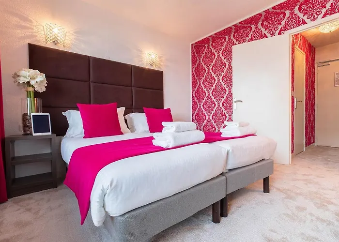 مدام فاكانسيز - أوليمبيك كورشوفيل