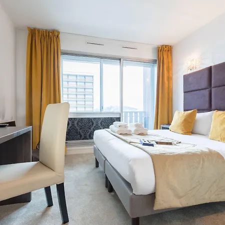 节日夫人 - 库尔舍瓦勒奥林匹克酒店 2*