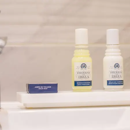 节日夫人 - 库尔舍瓦勒奥林匹克酒店 2* 谷雪维尔